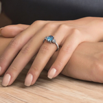 Каблучка Класична з Трьома Каменями